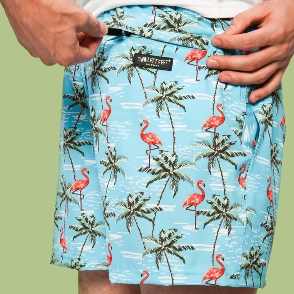 Two Left Feet Mens Swim Trunks NWT UV Protected ,Pockets Size XL